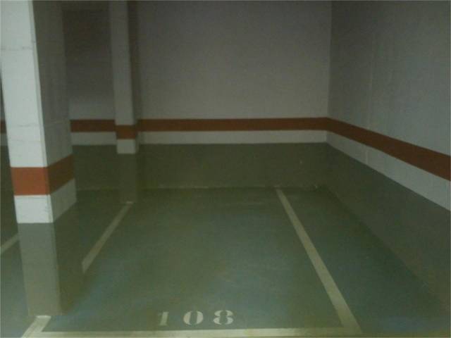 Garaje en Alquiler en Calle Cronos, 24 en Simancas