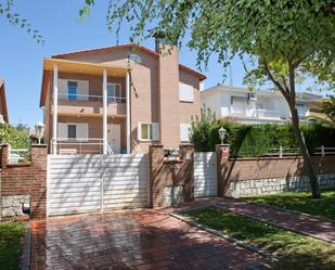 Exterior view of House or chalet for sale in Talavera de la Reina  with Air Conditioner, Terrace and Balcony