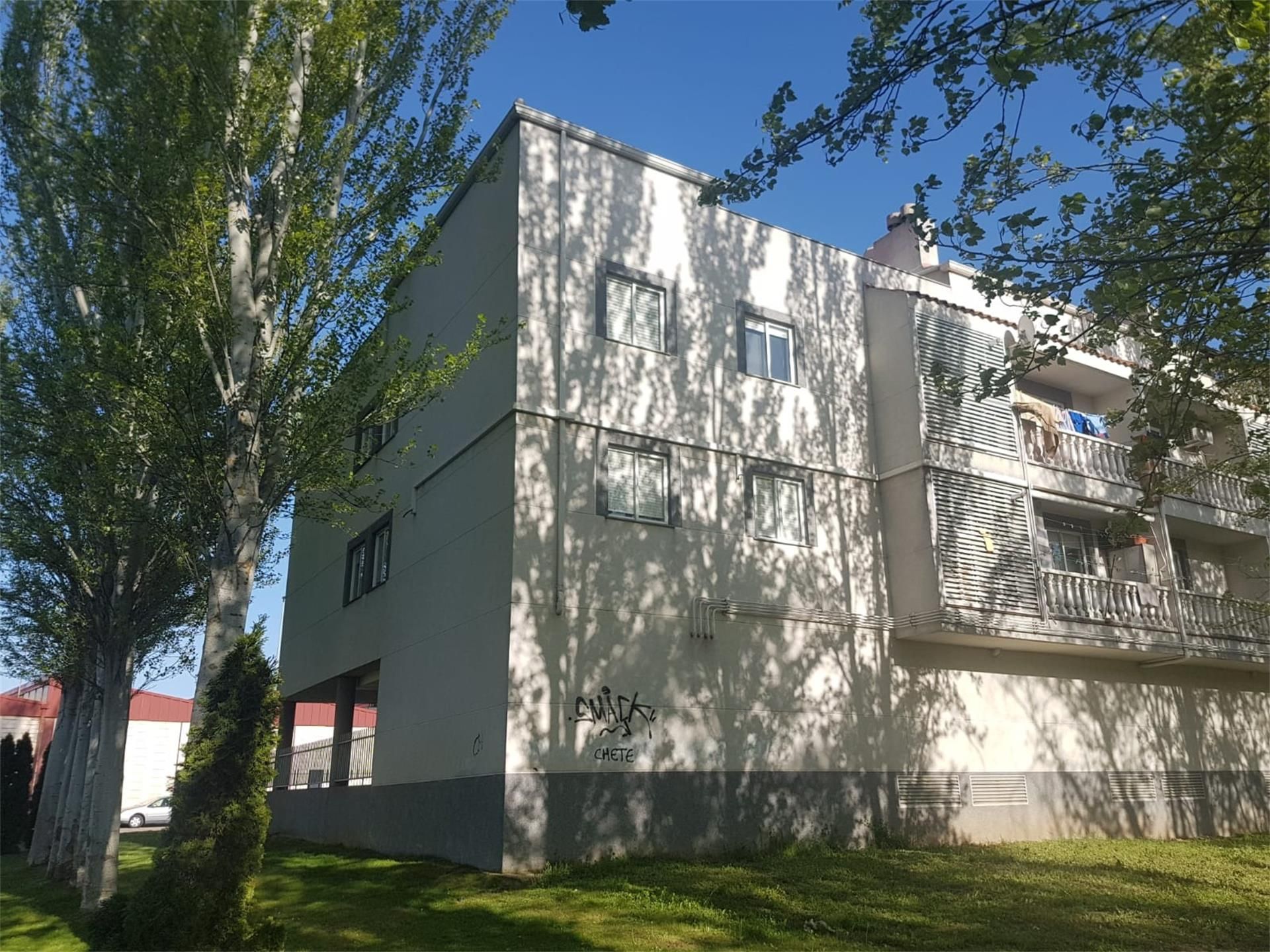 Vista exterior de Pis en venda en Santa Marta de Tormes amb Aire condicionat i Balcó