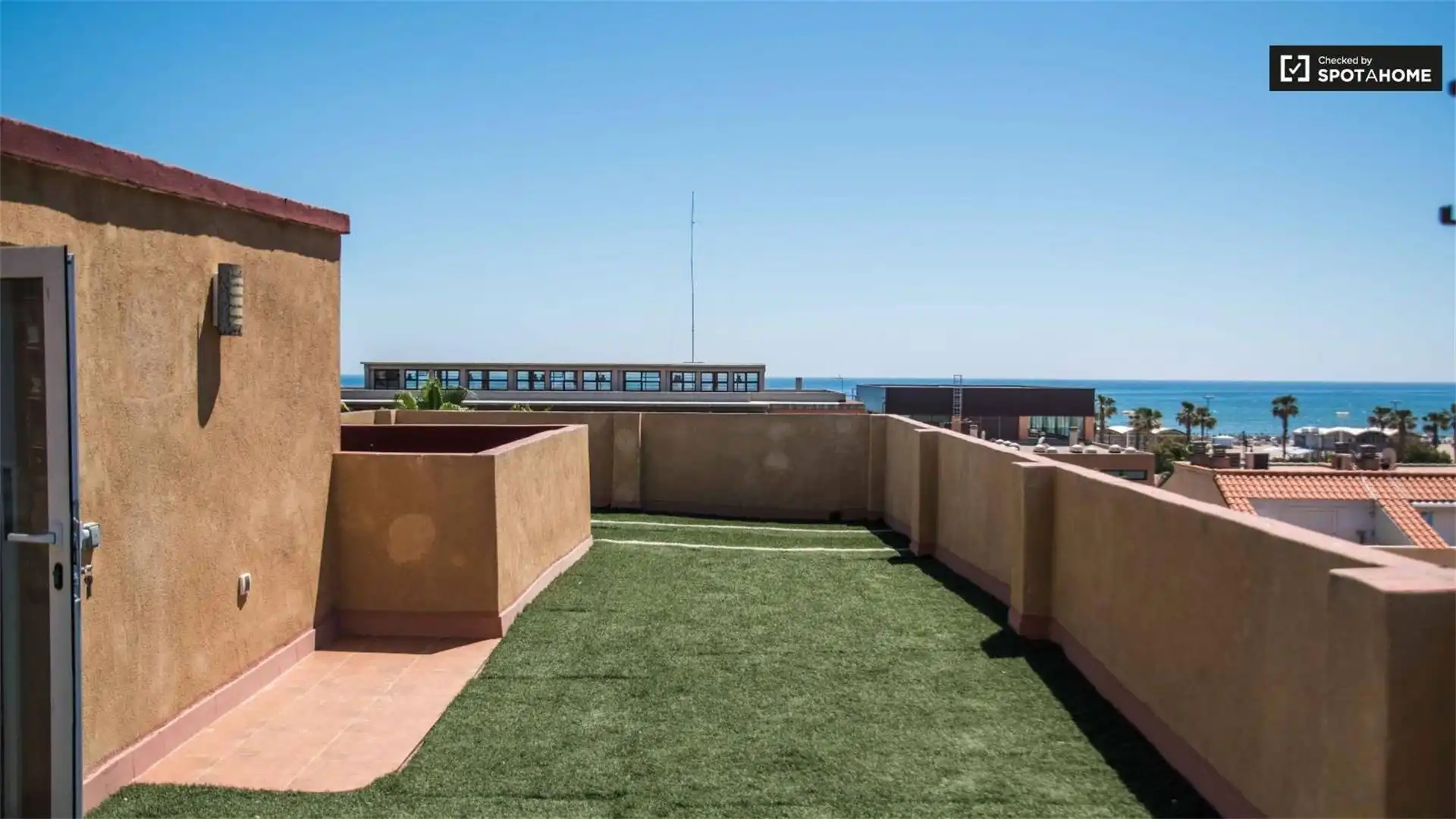 Zimmer in Calle de Cavite, 58, La Malva-rosa Terrasse von Wohnung zur untervermieten in Valencia mit Klimaanlage, Heizung und Parkett