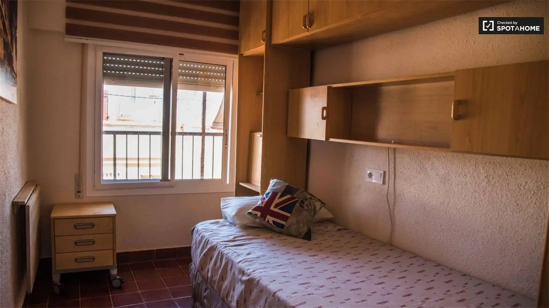 Zimmer in Calle de Cavite, 58, La Malva-rosa Schlafzimmer von Wohnung zur untervermieten in Valencia mit Klimaanlage, Heizung und Parkett