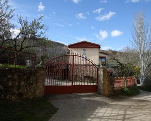 Exterior view of House or chalet for sale in Aldeanueva de la Vera  with Swimming Pool