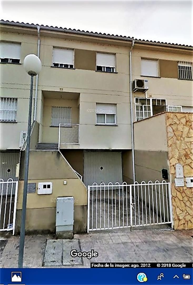 Vista exterior de Casa adosada en venda en Plasencia amb Aire condicionat