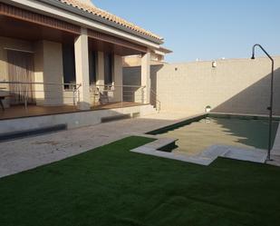 Piscina de Casa o xalet en venda en Ciudad Real Capital amb Calefacció, Jardí privat i Terrassa