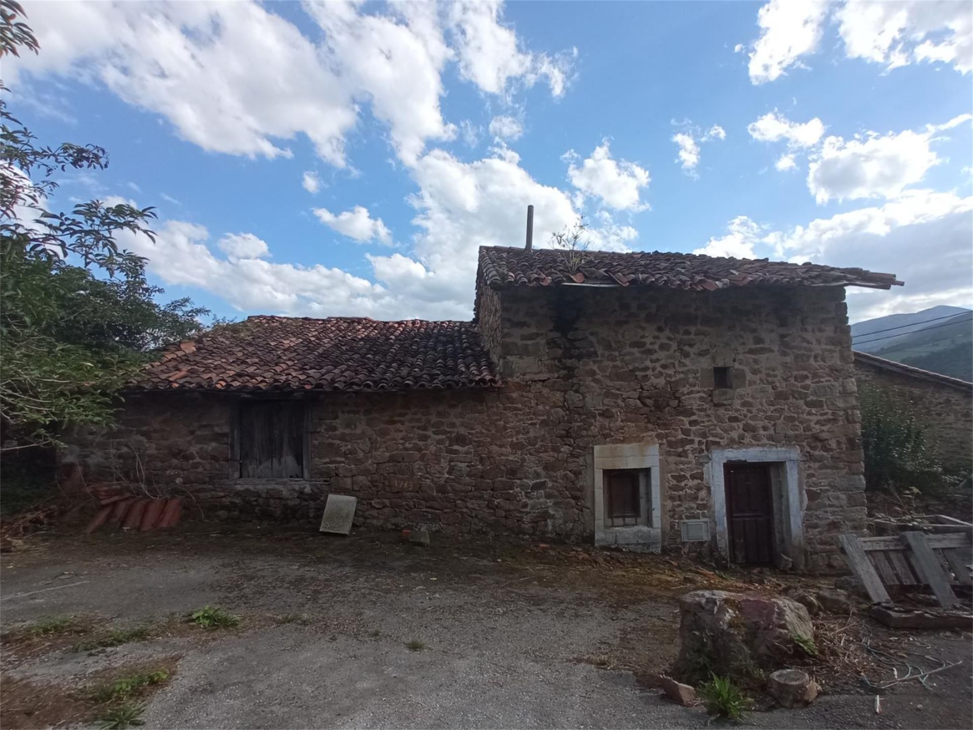 Vista exterior de Casa adosada en venda en Los Tojos 