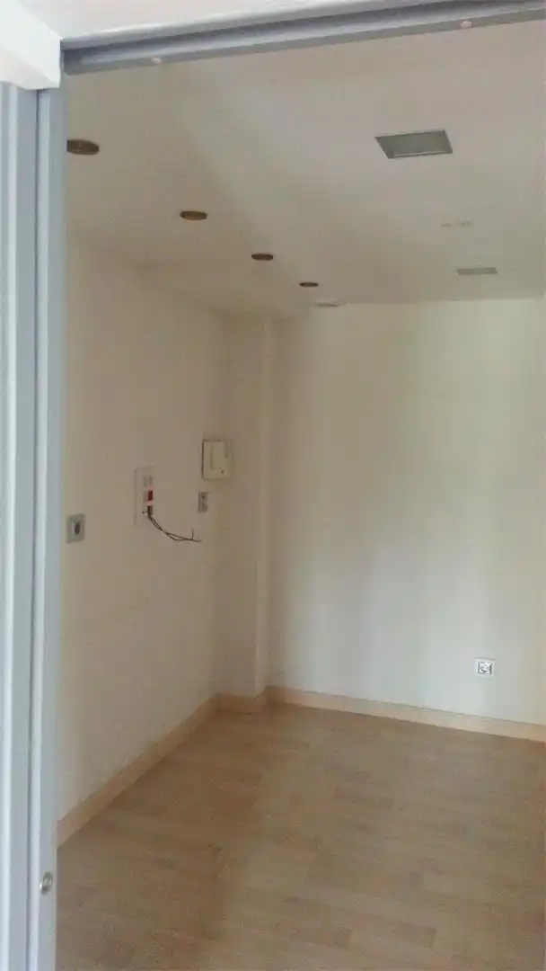 Büro zum Verkauf in Calle de Pintor Carlos Sáez de Tejada, 12, San Martín Büro zum Verkauf in Vitoria - Gasteiz