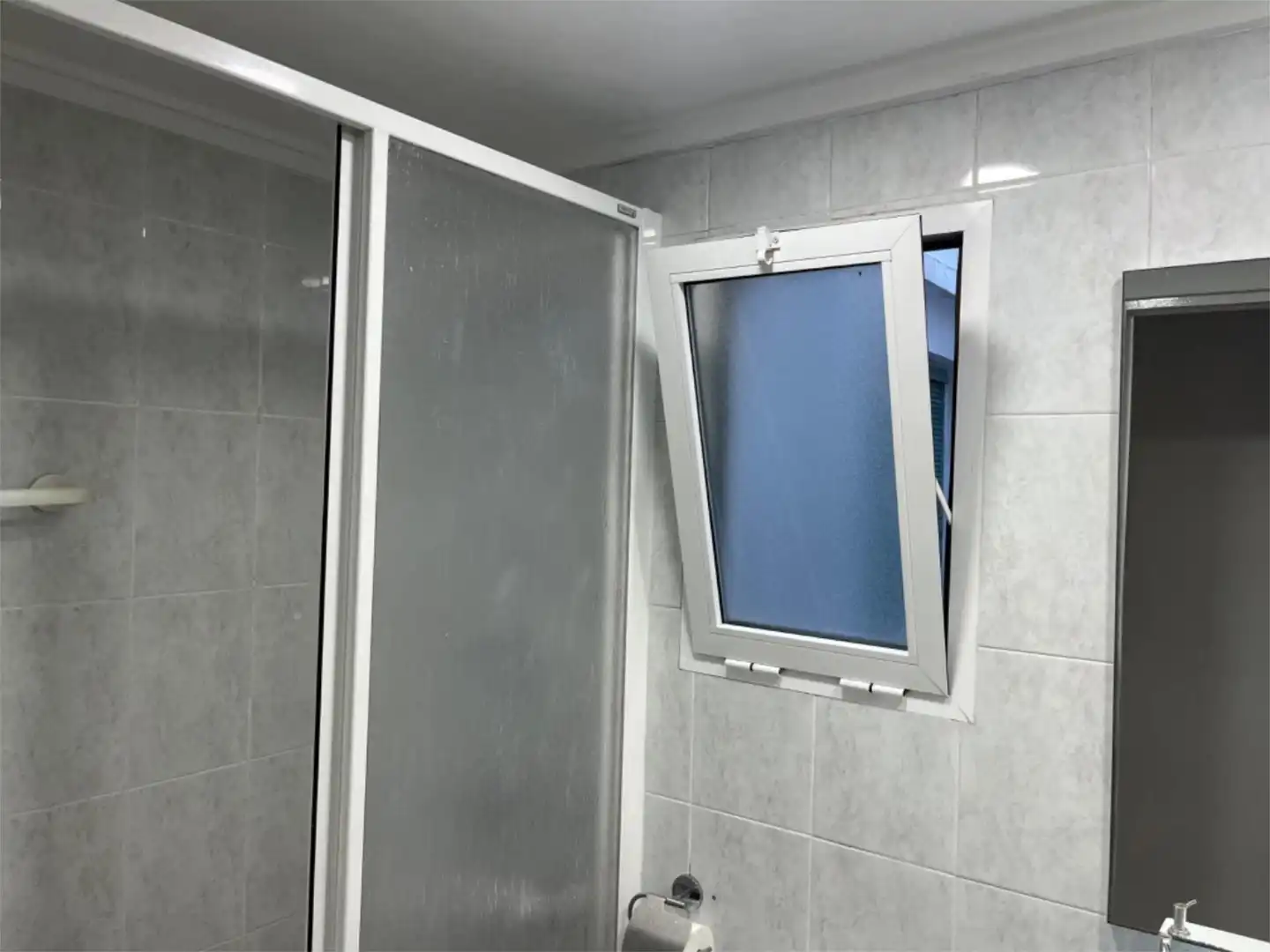 Bany de Pis de lloguer en Valencia amb Aire condicionat, Calefacció i Moblat