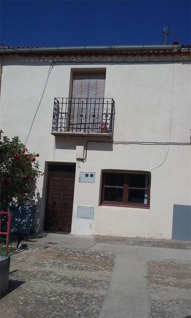 Exterior view of Single-family semi-detached for sale in Fuentepinilla  with Storage room, Furnished and Oven