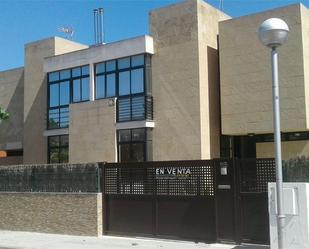 Vista exterior de Casa adosada en venda en Salou amb Aire condicionat, Terrassa i Balcó