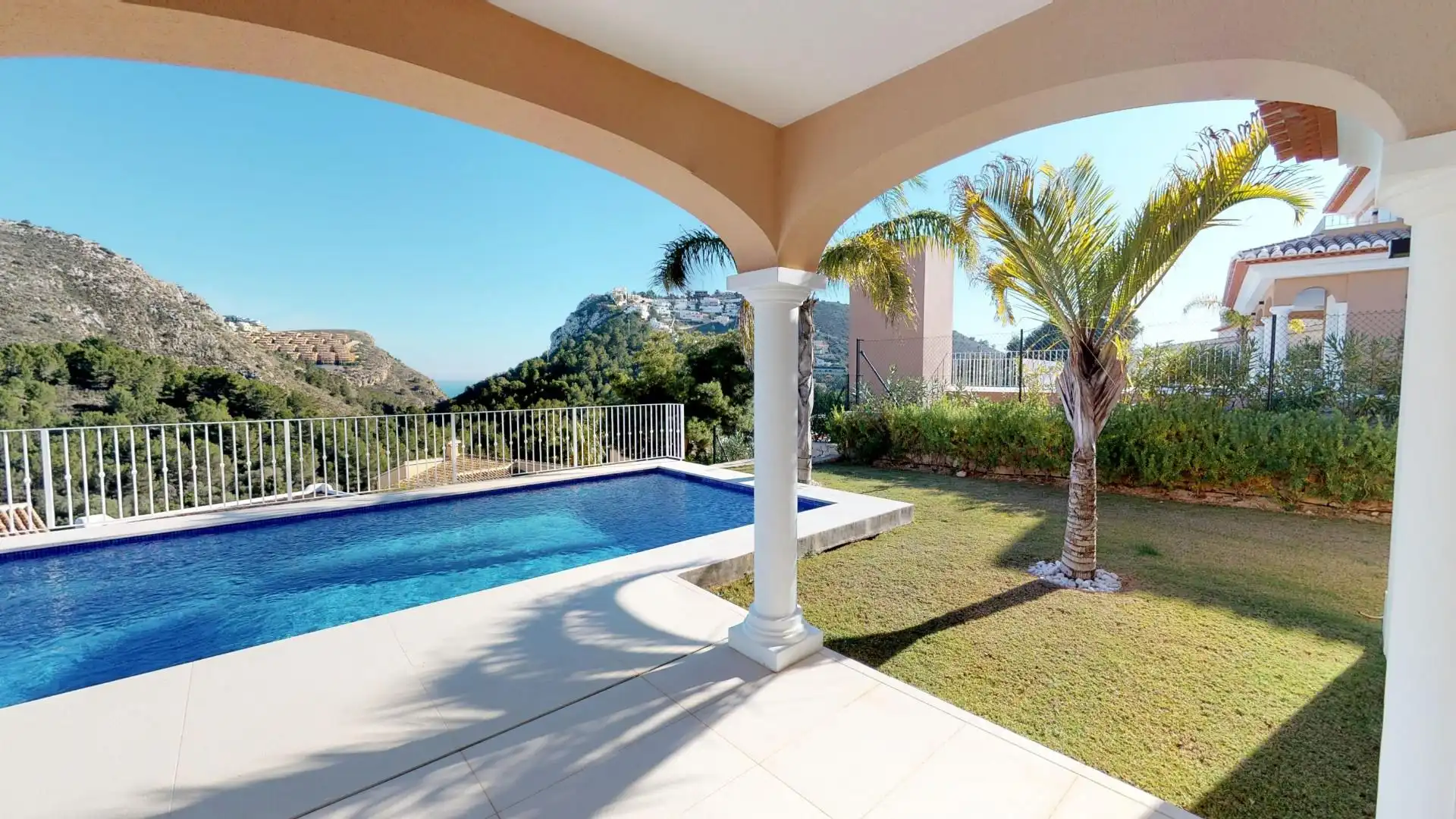 Piscina de Casa o chalet de alquiler en Moraira con Aire acondicionado, Calefacción y Jardín privado