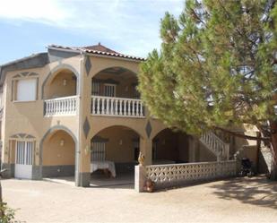 Vista exterior de Finca rústica en venda en Herguijuela amb Aire condicionat, Jardí privat i Terrassa