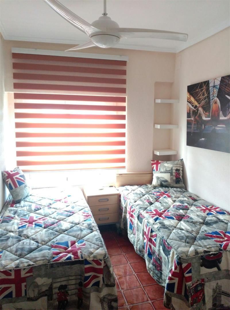 Bedroom of Flat to share in  Valencia Capital  with Air Conditioner, Heating and Furnished