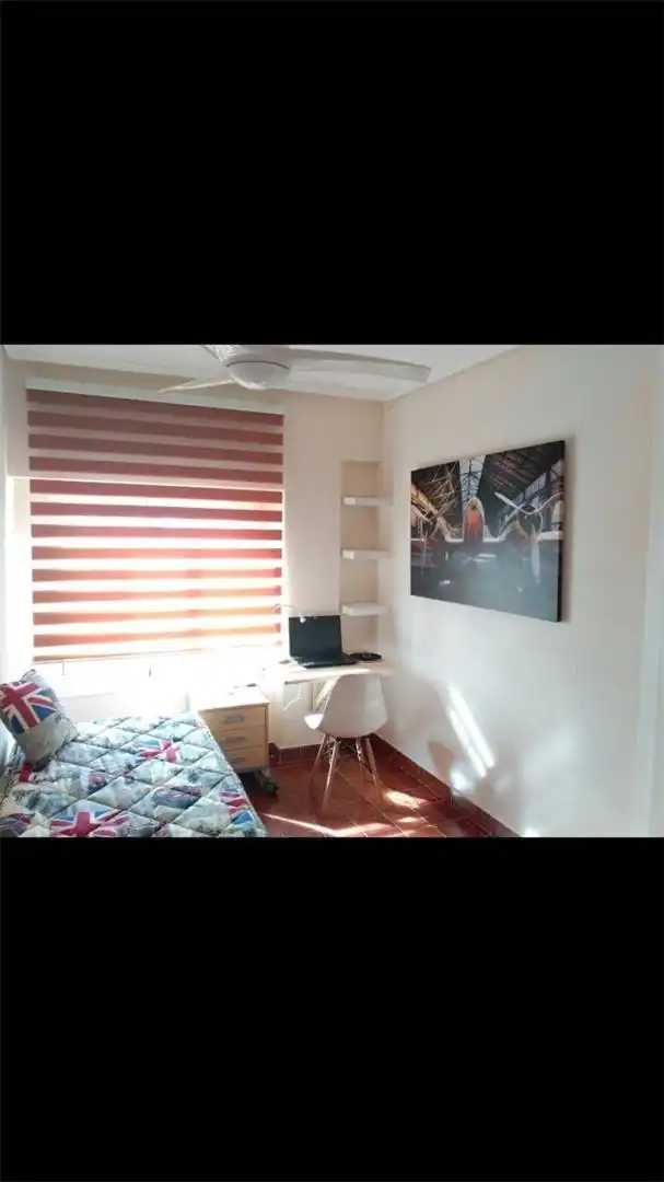 Habitació a Calle de Escalante, 345, El Cabanyal - El Canyamelar Dormitori de Pis per a compartir en Valencia amb Aire condicionat, Calefacció i Moblat