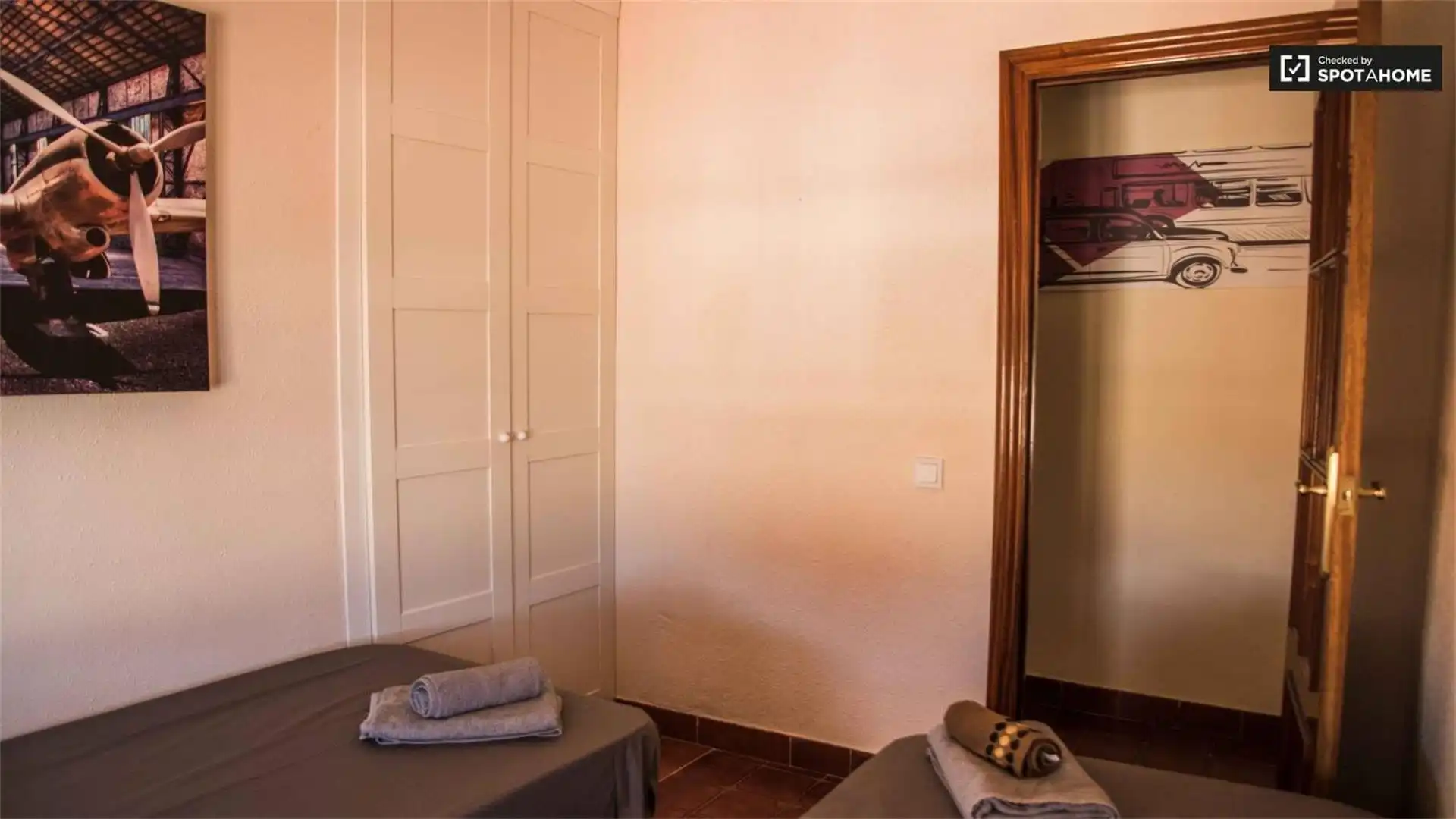 Habitació a Calle de Escalante, 345, El Cabanyal - El Canyamelar Dormitori de Pis per a compartir en Valencia amb Aire condicionat, Calefacció i Moblat