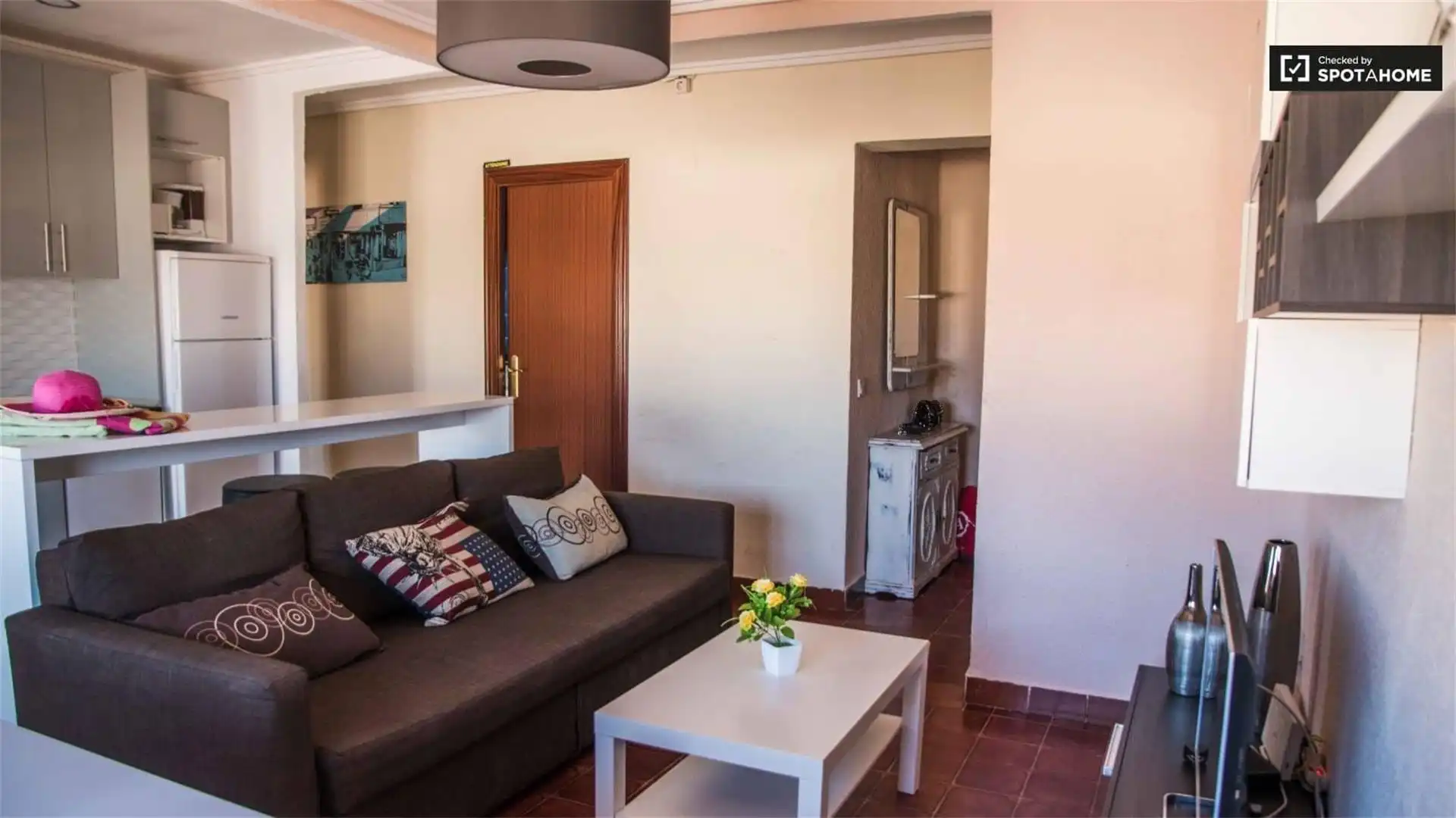 Habitació a Calle de Escalante, 345, El Cabanyal - El Canyamelar Sala d'estar de Pis per a compartir en Valencia amb Aire condicionat, Calefacció i Moblat