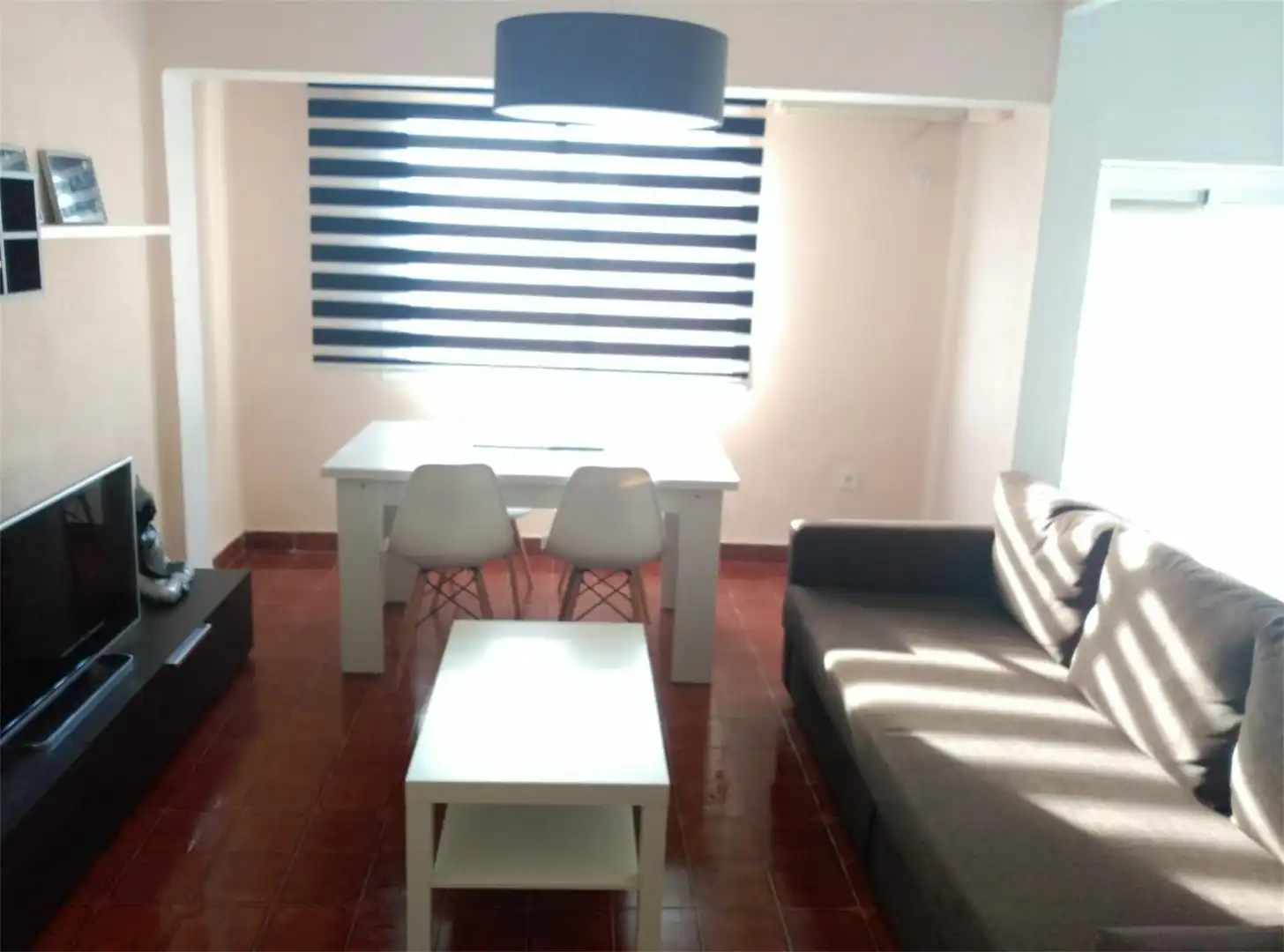 Habitació a Calle de Escalante, 345, El Cabanyal - El Canyamelar Sala d'estar de Pis per a compartir en Valencia amb Aire condicionat, Calefacció i Moblat