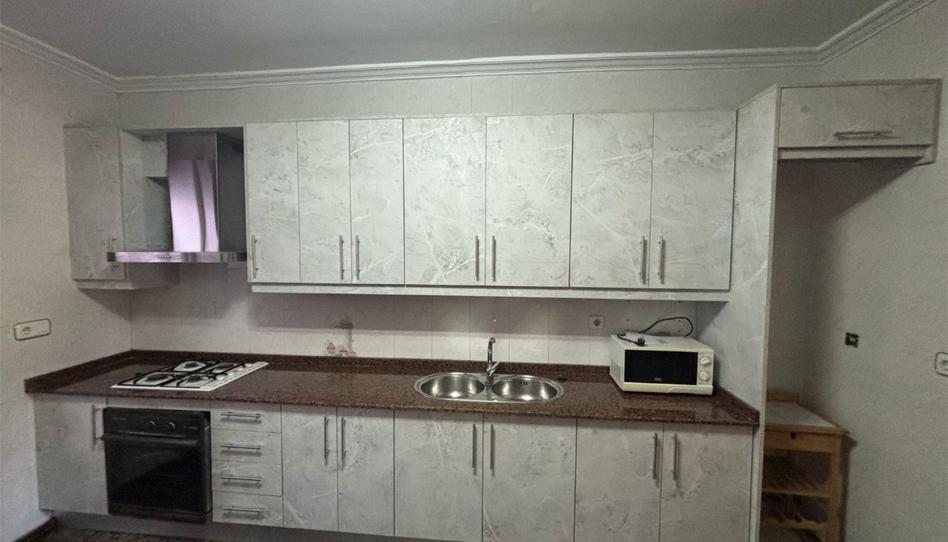 Casa adosada en venda a Caniles, Granada - imatge 1 Foto 1 de Casa adosada en venda a Caniles, Granada