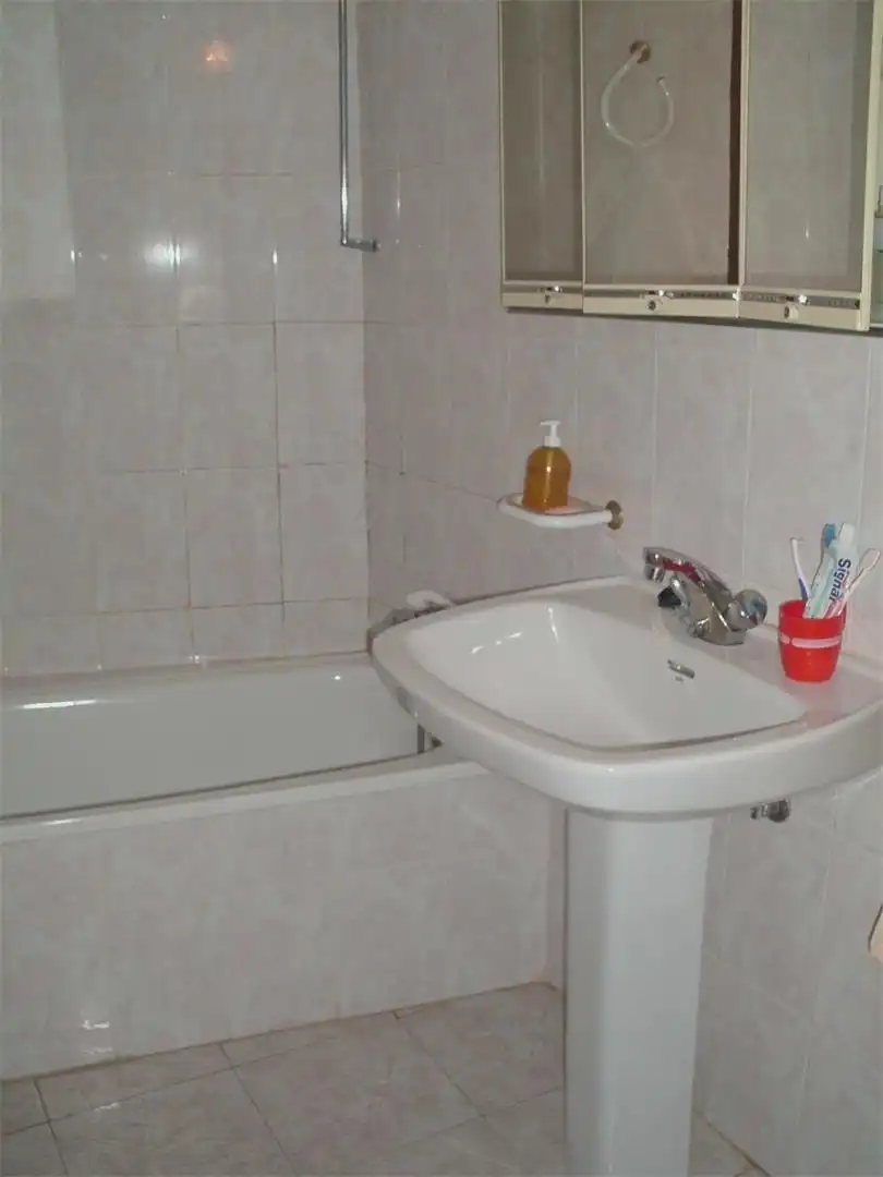 Baño de Casa adosada en venta en Albalá con Trastero, Horno y Lavadora