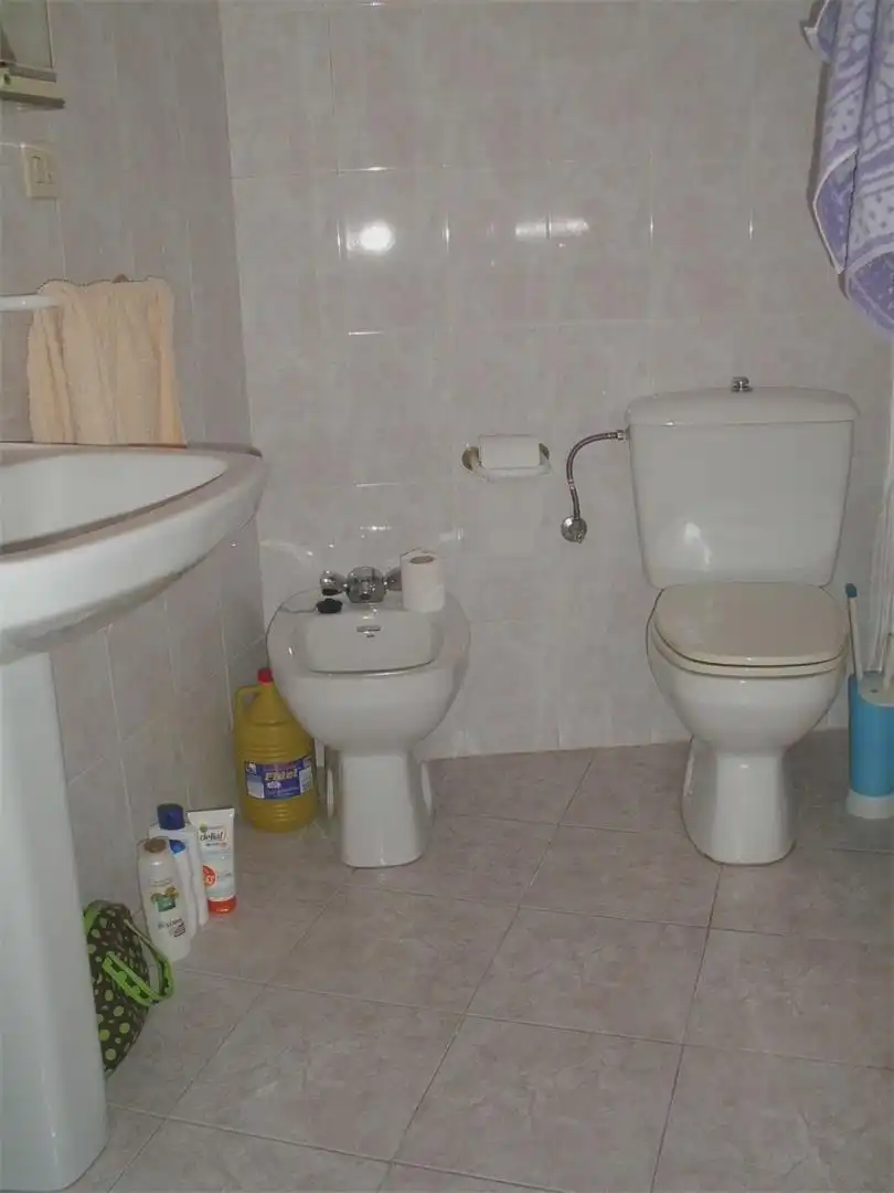 Baño de Casa adosada en venta en Albalá con Trastero, Horno y Lavadora