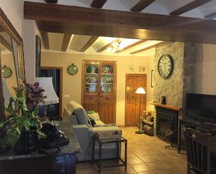 Living room of Single-family semi-detached for sale in Caudete de las Fuentes  with Terrace