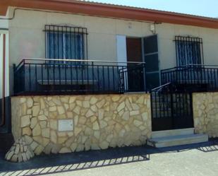 Exterior view of House or chalet for sale in Venialbo  with Terrace and Balcony
