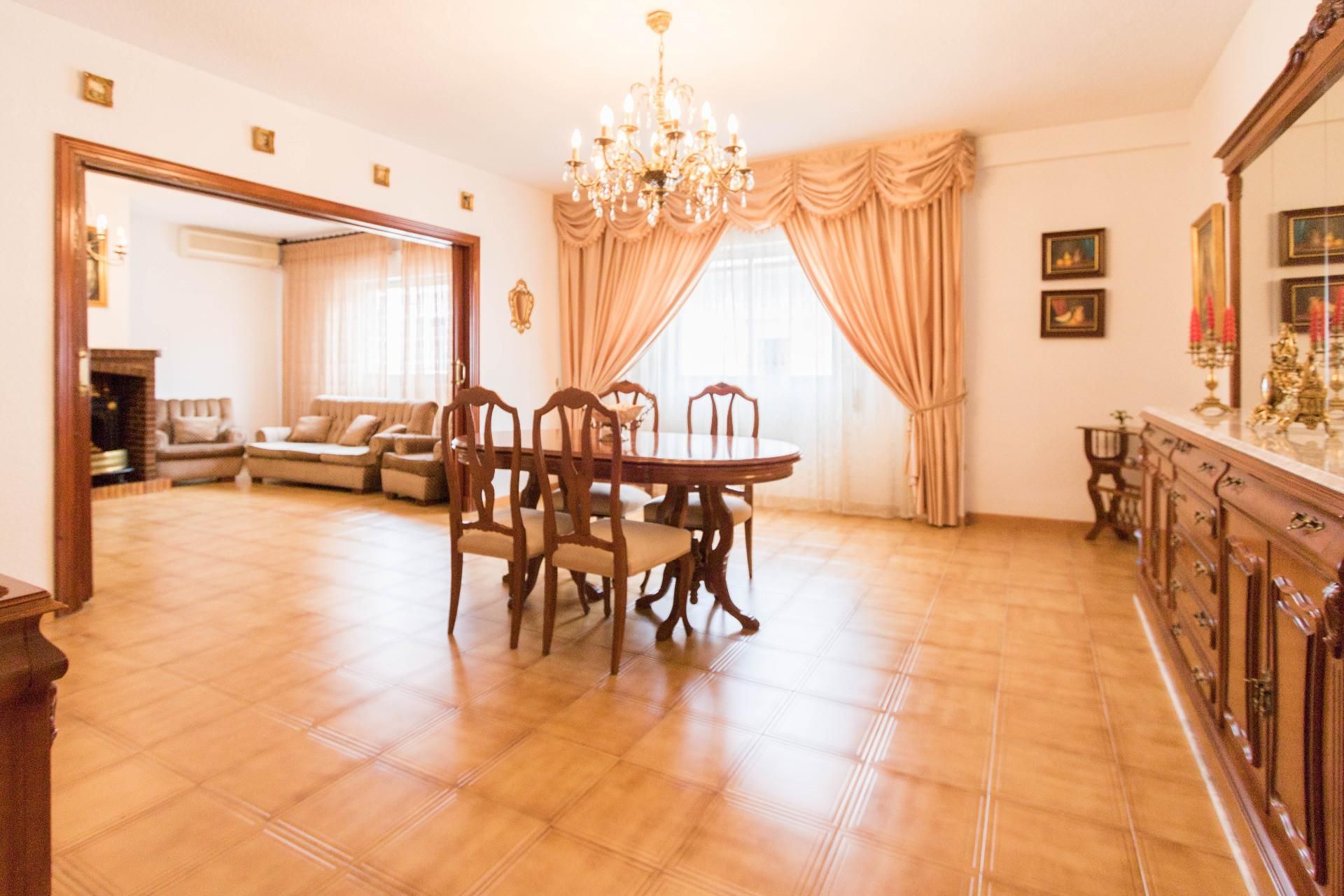 Dining room of Flat for sale in Iznalloz  with Air Conditioner and Furnished