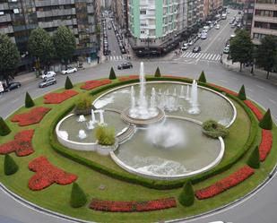 Vista exterior de Pis en venda en Oviedo 