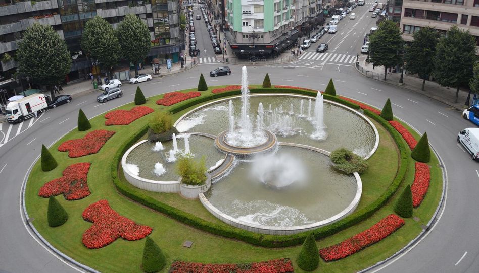 Piso en venta en Avenida de Galicia, 23, Plaza de América, Oviedo - imagen 1 Foto 1 de Piso en venta en Avenida de Galicia, 23, Plaza de América, Oviedo
