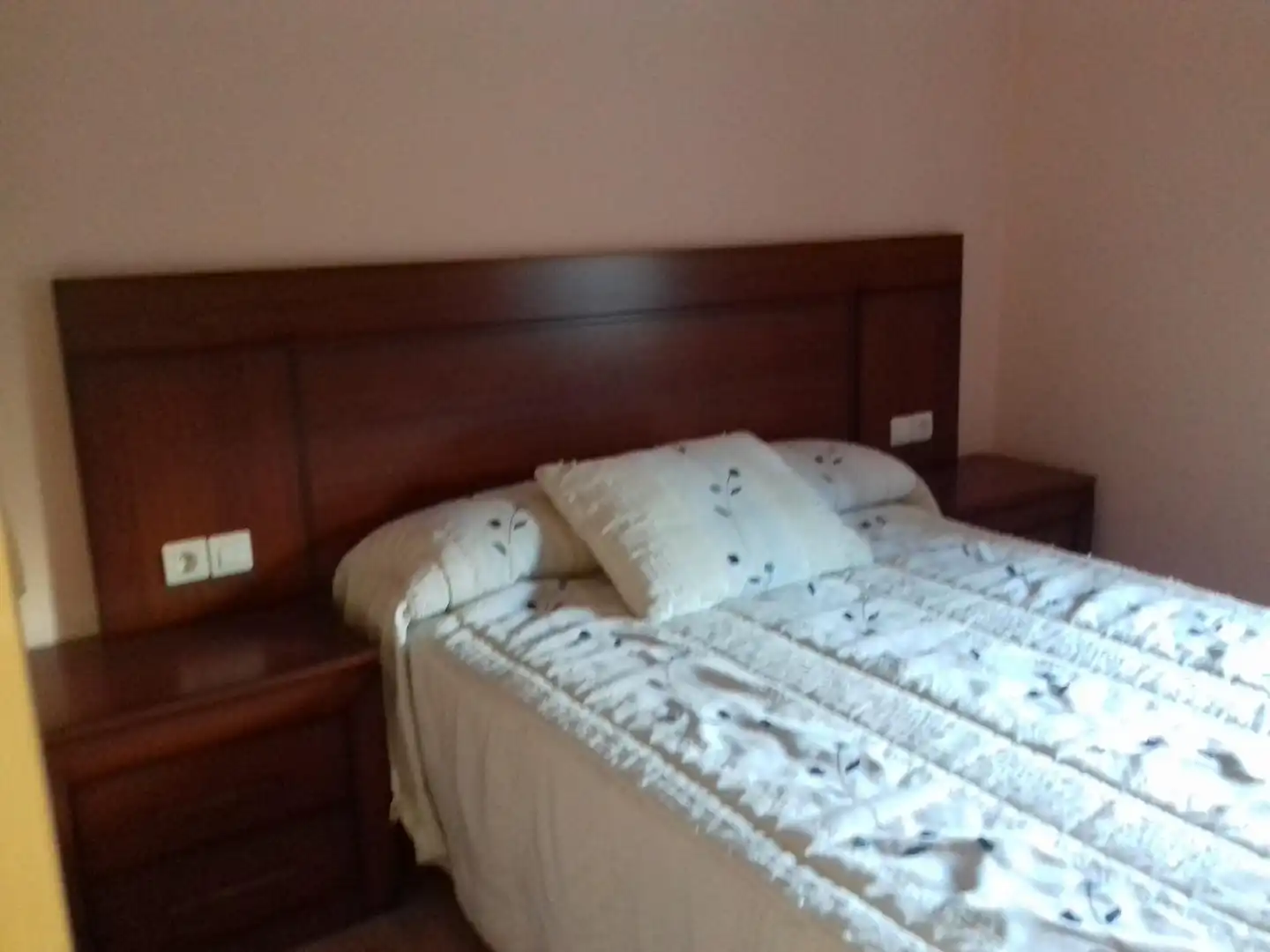 Schlafzimmer von Wohnung zur Miete in Fabero mit Parkett, Abstellraum und Möbliert