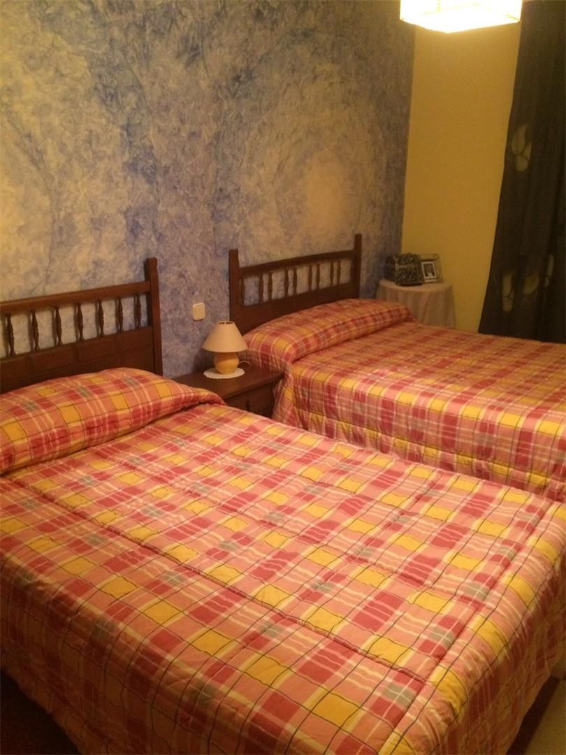 Dormitori de Casa o xalet en venda en Cabezuela del Valle amb Aire condicionat i Terrassa