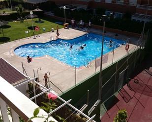 Swimming pool of Flat to share in Boadilla del Monte  with Heating, Private garden and Parquet flooring