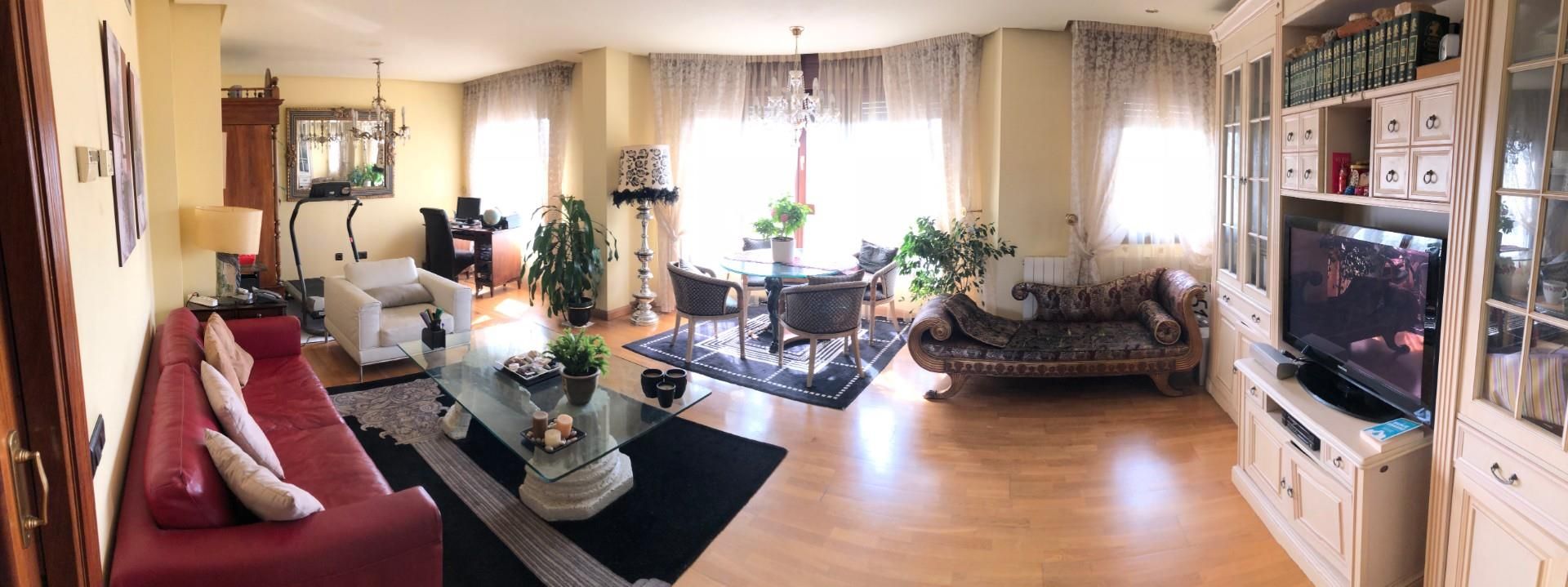 Living room of Flat for sale in  Logroño  with Air Conditioner, Heating and Parquet flooring