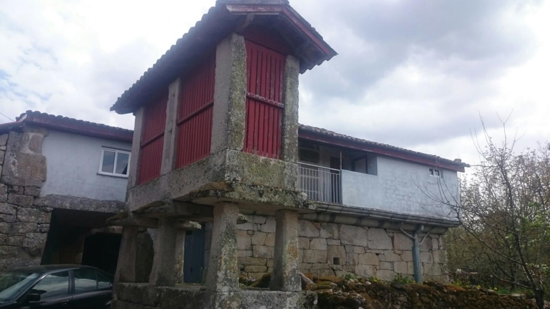 Vista exterior de Casa adosada en venda en Paderne de Allariz