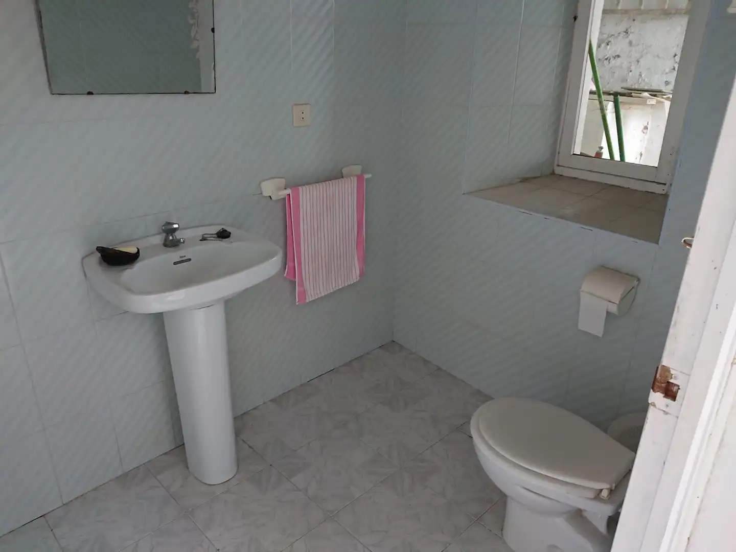 Wohnung zum Verkauf in Plaza de España, 18, Llerena Badezimmer von Wohnung zum Verkauf in Llerena mit Heizung, Abstellraum und Balkon
