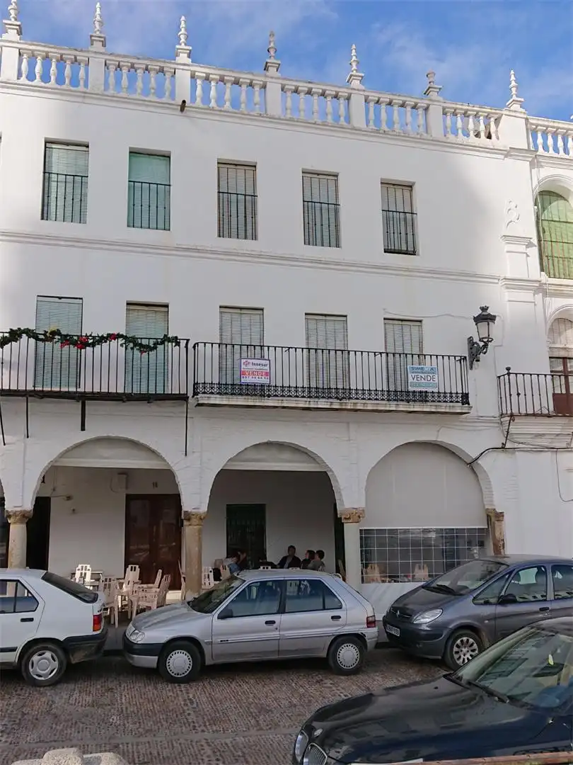 Wohnung zum Verkauf in Plaza de España, 18, Llerena Außenansicht von Wohnung zum Verkauf in Llerena mit Heizung, Abstellraum und Balkon