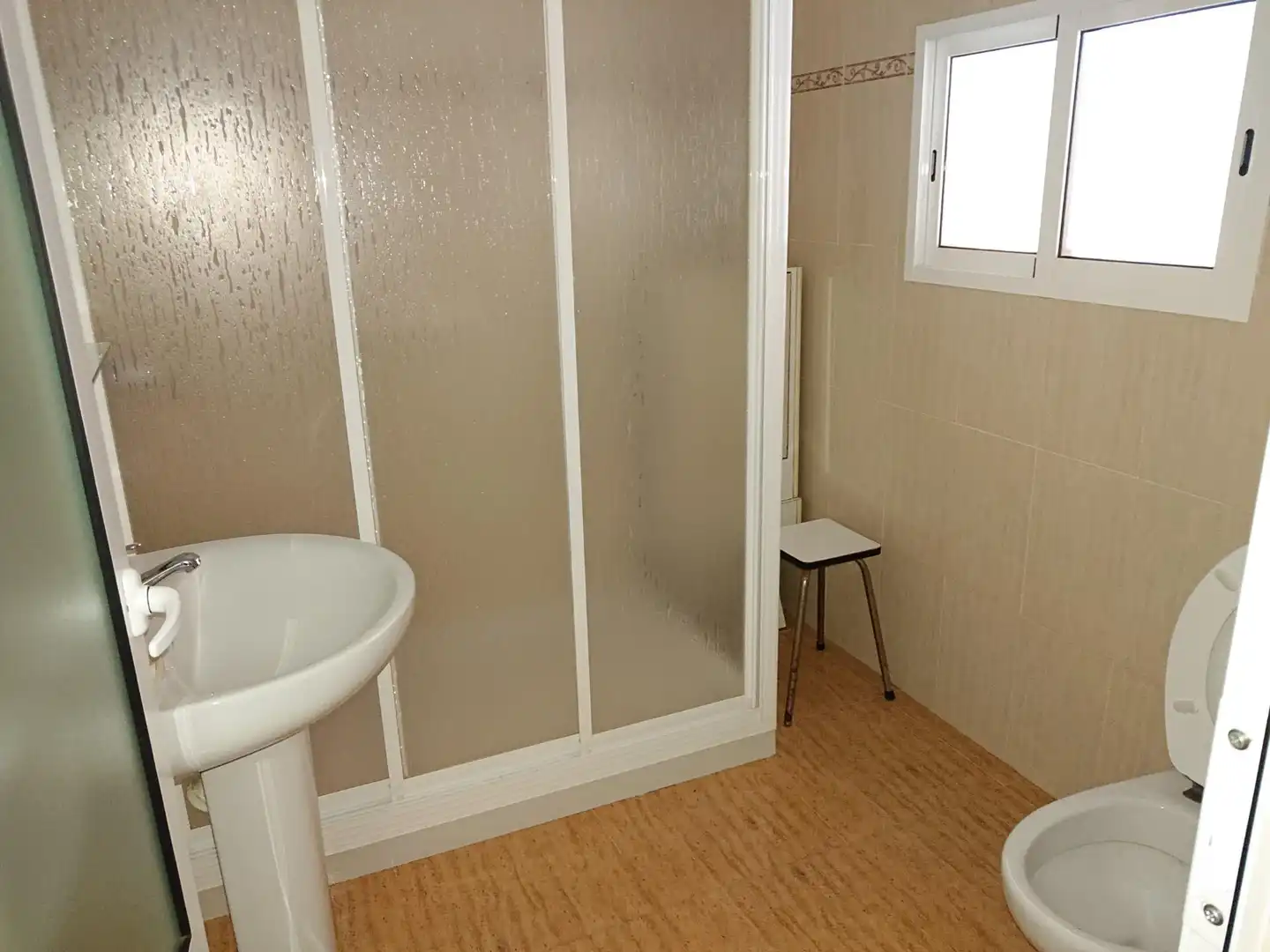 Wohnung zum Verkauf in Plaza de España, 18, Llerena Badezimmer von Wohnung zum Verkauf in Llerena mit Heizung, Abstellraum und Balkon