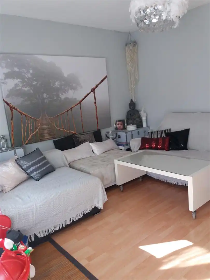Piso en venta en Calle Agustina de Aragón, 3, Manzanares Sala de estar de Piso en venta en Manzanares con Aire acondicionado, Calefacción y Jardín privado