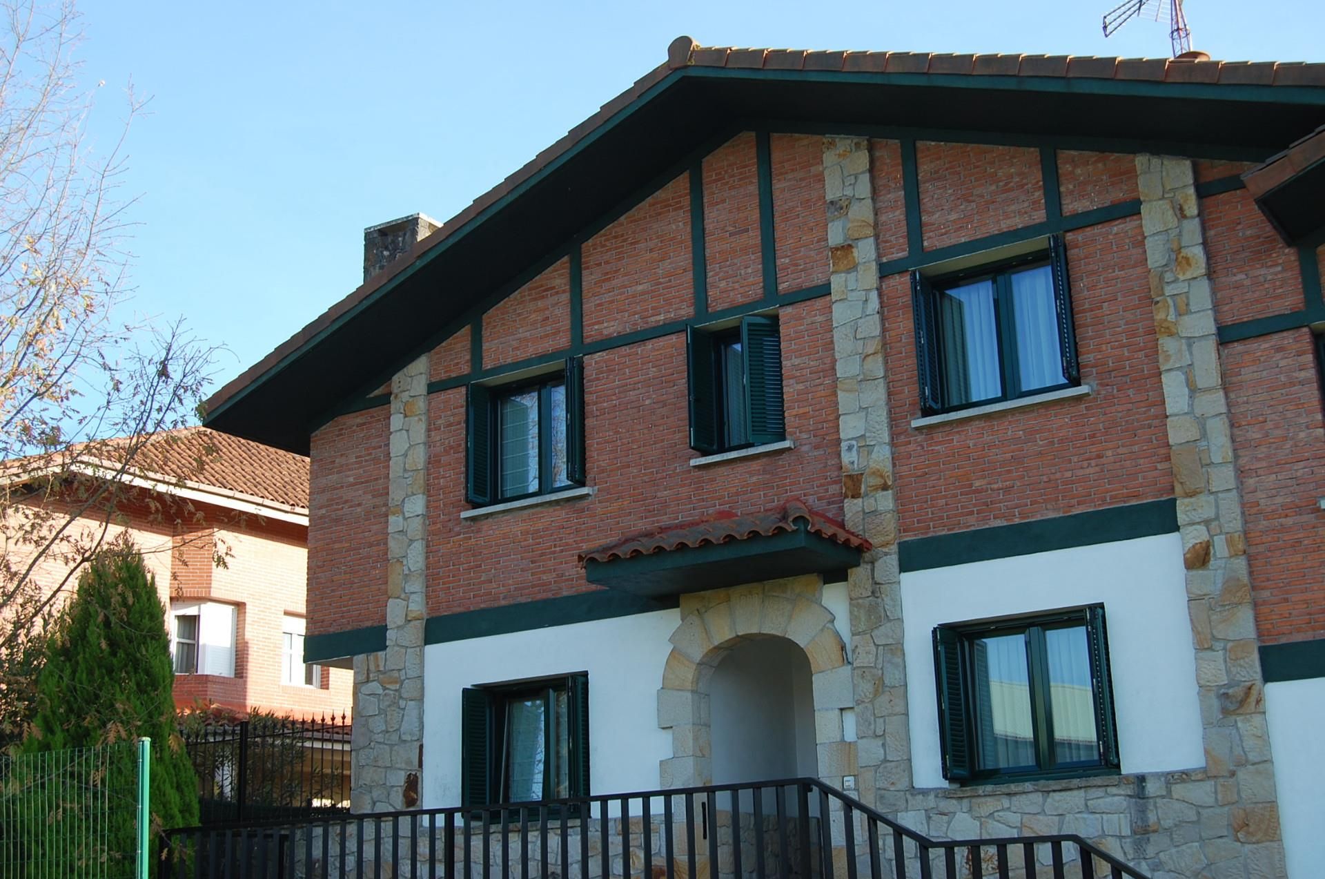 Exterior view of House or chalet for sale in Lezama  with Heating, Private garden and Parquet flooring