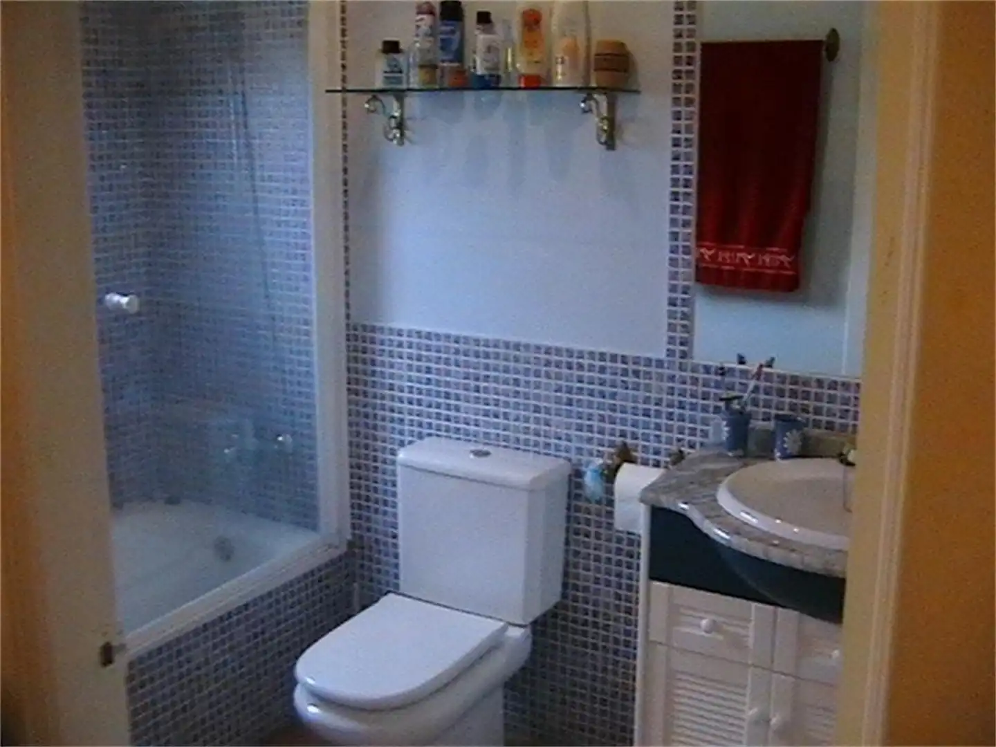 Piso de alquiler en Rúa Buenos Aires, 15, Corrubedo Baño de Piso de alquiler en Ribeira con Calefacción, Jardín privado y Horno