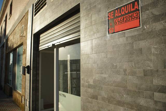 Local comercial en Alquiler en Calle Navarro Caro, 81 en Centro
