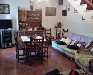 Sala d'estar de Casa adosada en venda en Lezuza amb Terrassa i Piscina