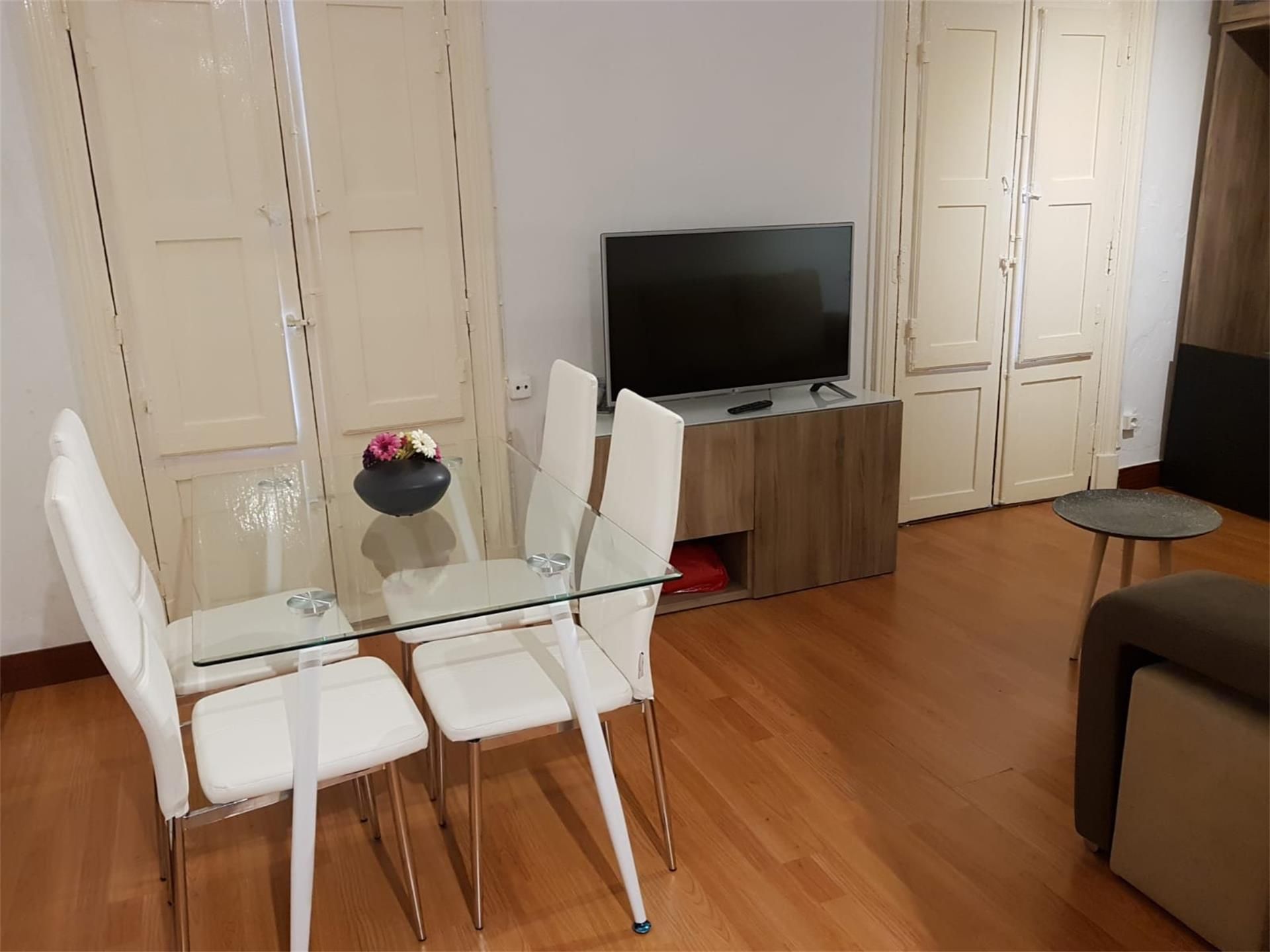 Sala de estar de Piso en venta en Castro-Urdiales con Terraza, Amueblado y Horno