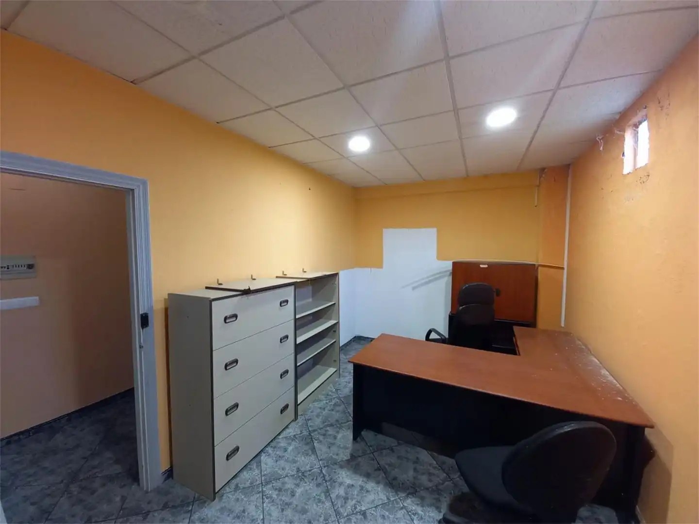 Commercial properties for rent in Calle Ramón Campoamor, 32, Navia