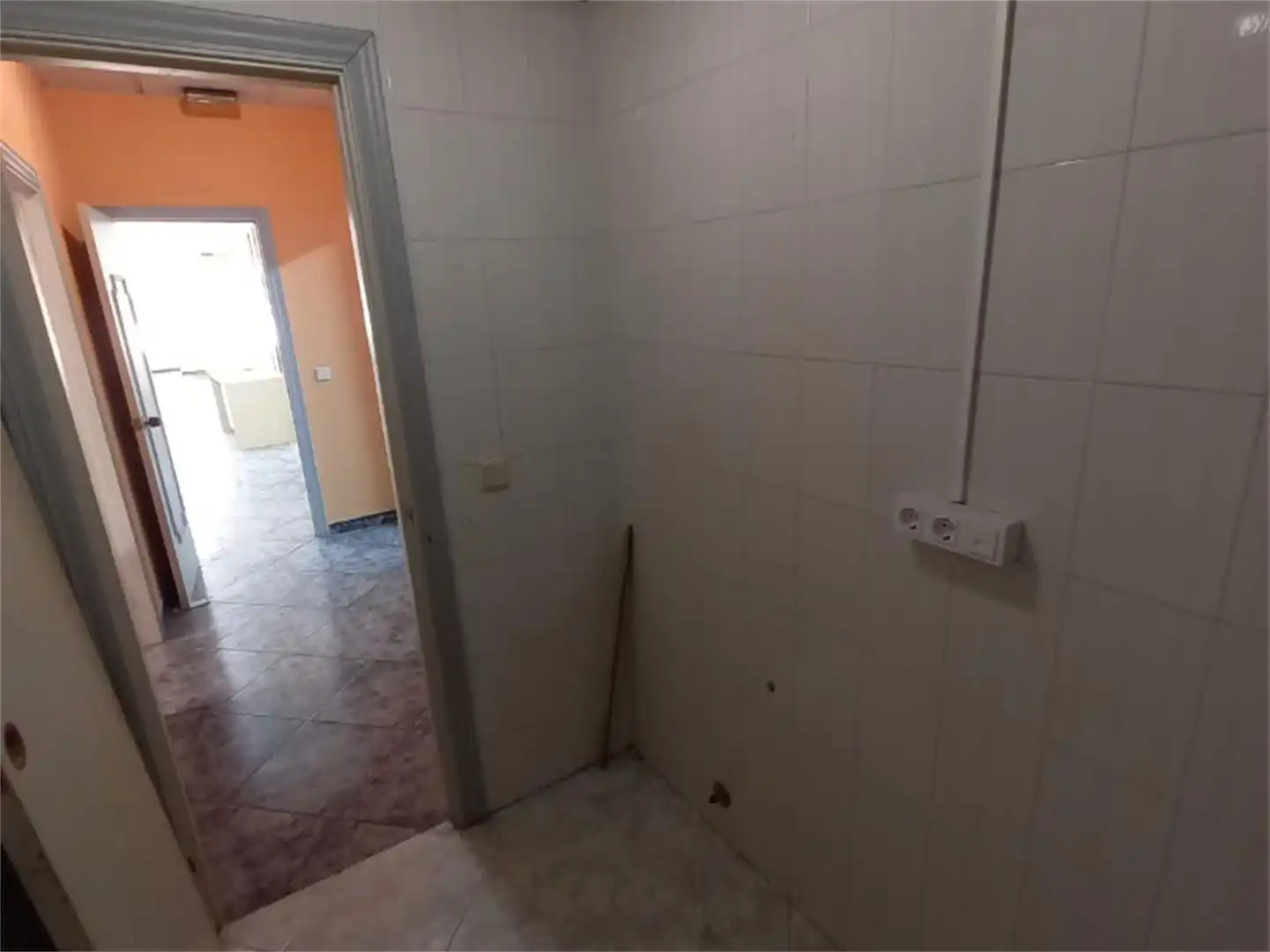 Commercial properties for rent in Calle Ramón Campoamor, 32, Navia