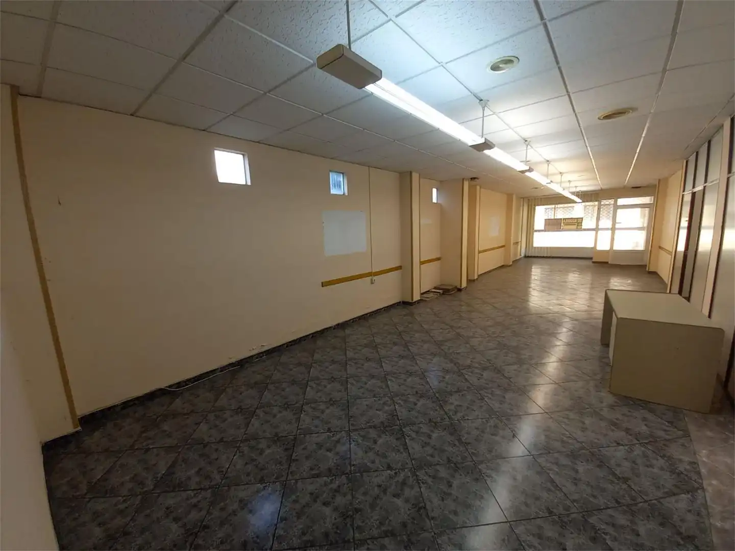 Commercial properties for rent in Calle Ramón Campoamor, 32, Navia