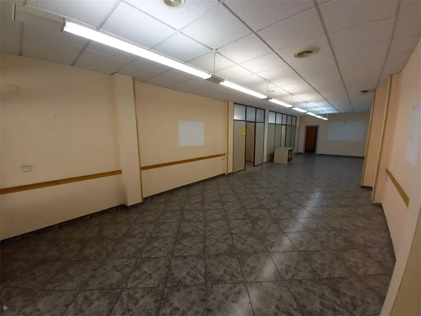 Commercial properties for rent in Calle Ramón Campoamor, 32, Navia