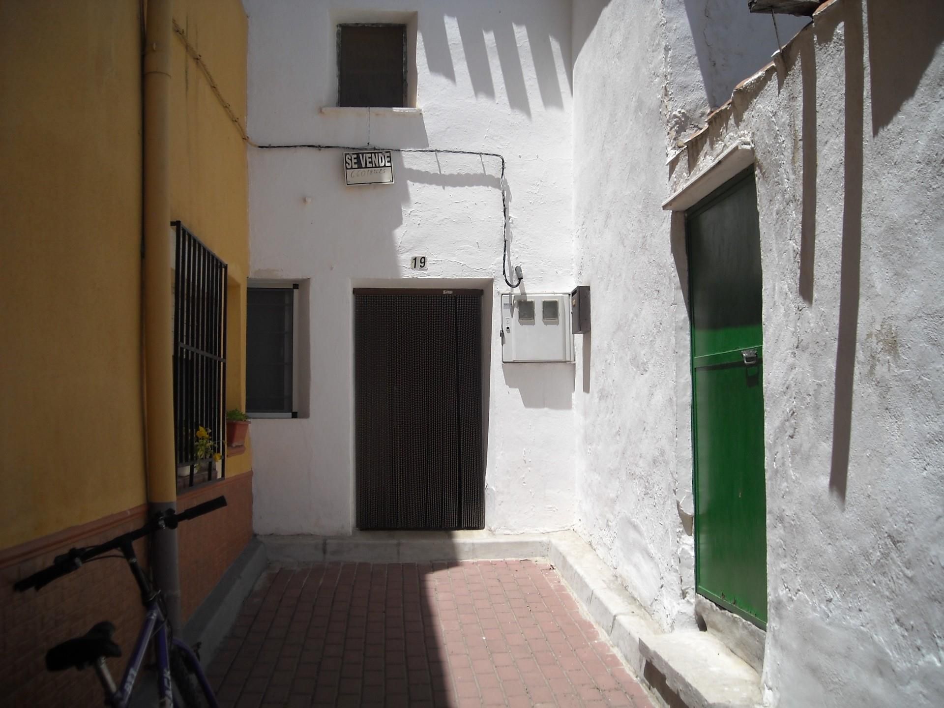 Exterior view of Single-family semi-detached for sale in Hoya-Gonzalo  with Heating, Private garden and Storage room