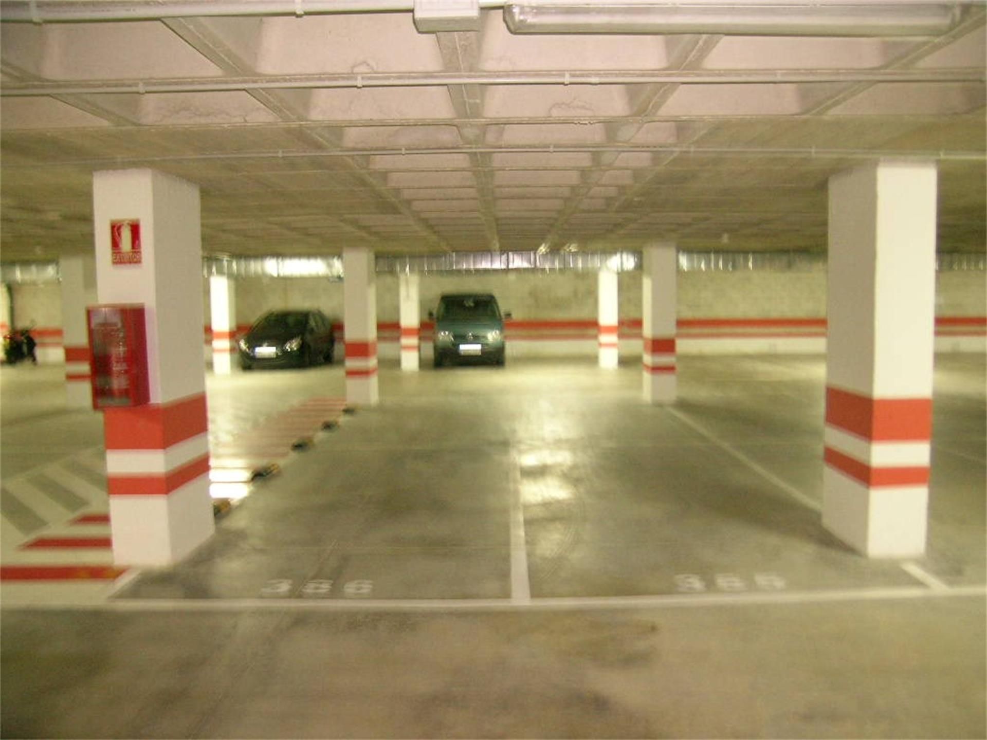 Garage zur Miete in Avenida Eduardo Dato, La Buhaira Garage zur Miete in Sevilla Capital