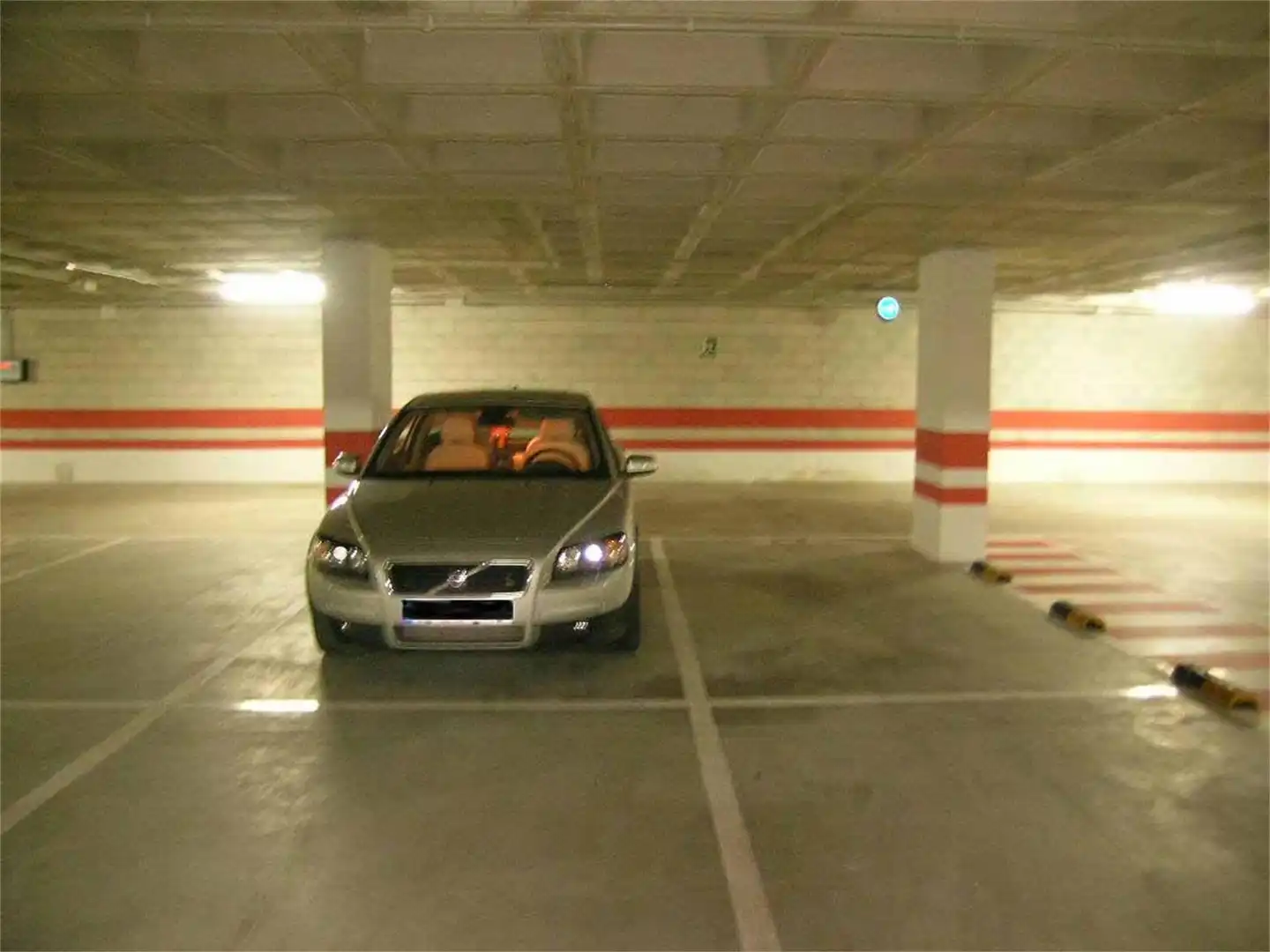 Garage zur Miete in Avenida Eduardo Dato, La Buhaira Garage zur Miete in Sevilla