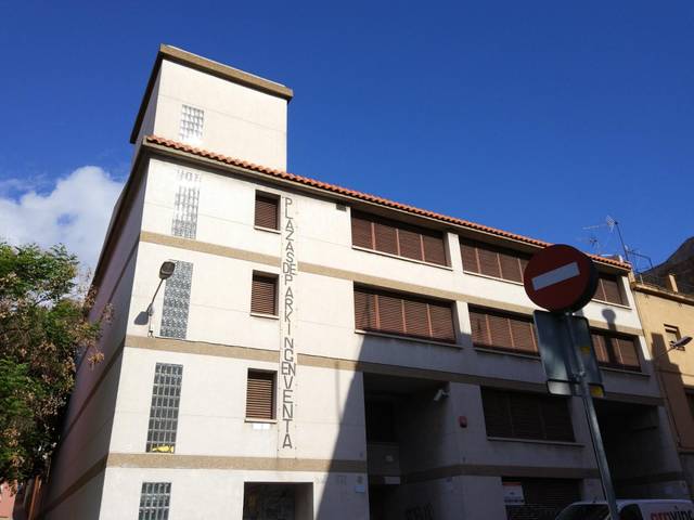 Garaje en Venta en Carrer dels Argensola, 11 en Les Roquetes